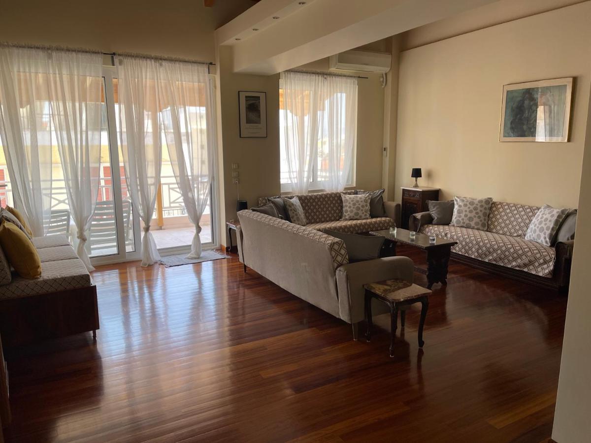 Spacious luxurious two-level apartment Loutráki Exterior foto